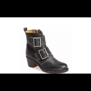 Frye Sabrina Double Buckle Size 9.5